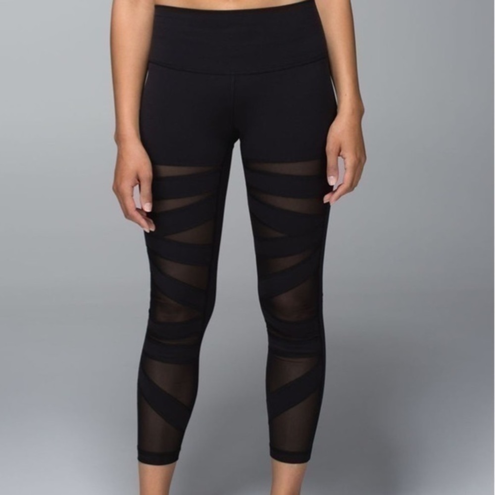 !Rare! Lululemon High Times Tech Mesh Black size 4 gently preloved
